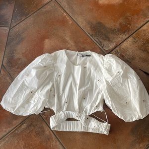 White cropped fluffy sleeve top